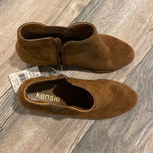 Brown boots with low heel (NWT)